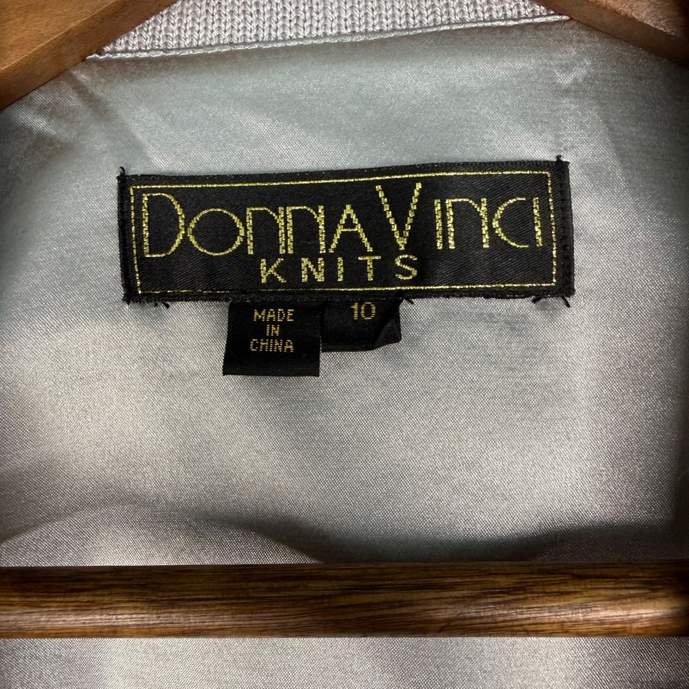 Donna Vinci Knits 2pc Skirt Suit Set Rhinestone Pearls Light Gray Womens Size 10 - Picture 4 of 12